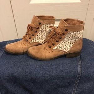 Tan & Lace Booties!